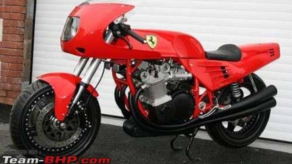 Một trong những sự kiện nổi bật vào năm 1996 đó là sự xuất hiện của mẫu mô tô đầu tiên của Ferrari