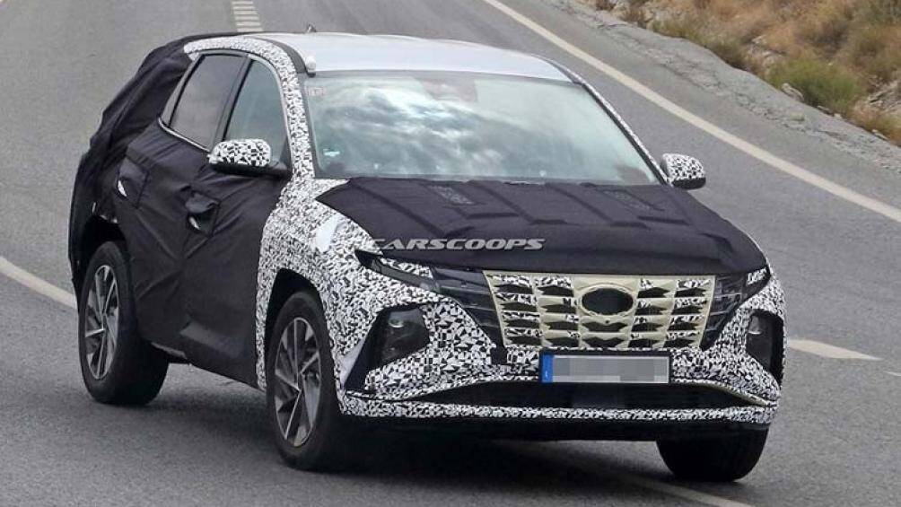 Vóc dáng tổng thể của Hyundai SantaFe phiên bản nâng cấp gần như không có sự thay đổi so với phiên bản tiền nhiệm