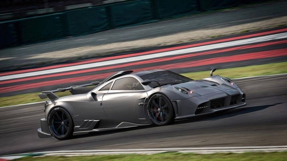 Cái tên Huayra Imola được lấy cảm hứng từ một đường đua nổi tiếng tại Ý, xe cũng chỉ được sản xuất giới hạn có 5 chiếc trên toàn thế giới