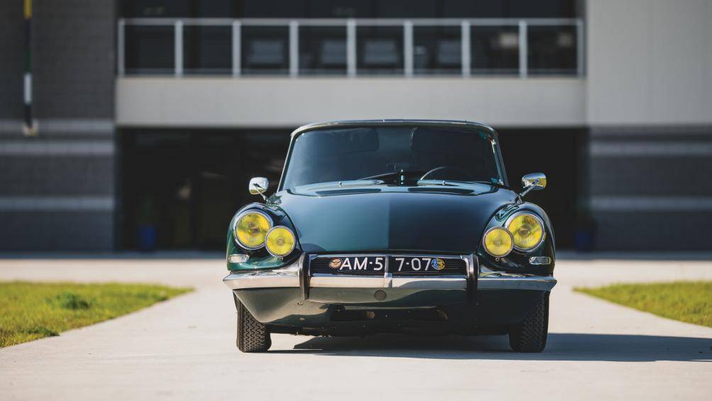 Vào ngày 18/1/2013, nhà đấu giá này đã bán 1 chiếc Citroen DS21 Decapotable với giá 170.000 USD