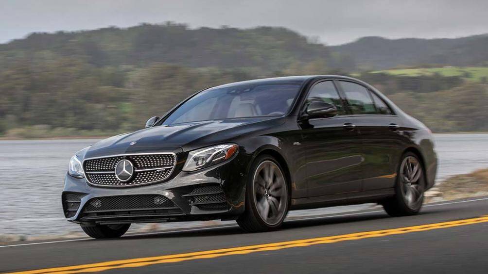 8. Mercedes-Benz E-Class 2020 (giá khởi điểm: 55.045 USD)