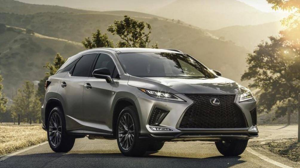 9. Lexus ES 350 2020 (giá khởi điểm: 40.925 USD)