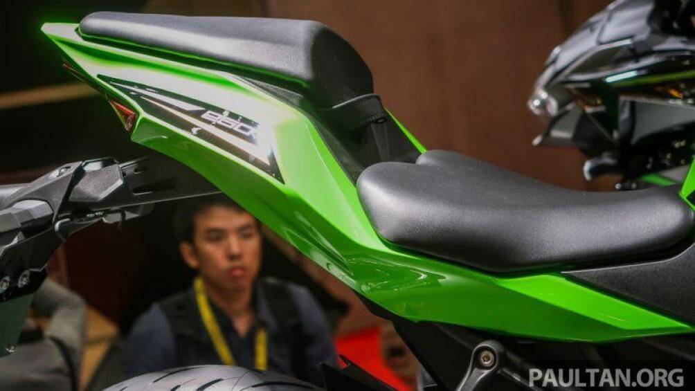 Các biker Indonesia rất hào hứng với việc chiếc ZX-25R được ra mắt, chỉ còn mức giá là yếu tố cuối cùng được nhiều người mong chờ nhất