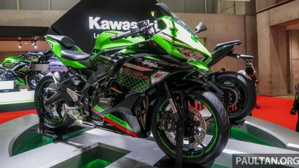 Hệ thống treo có chất lượng tương tự như SFF-BP (phuộc chức năng tách biệt – 3 piston) phuộc upside-dơn đường kính 37 mm của Showa