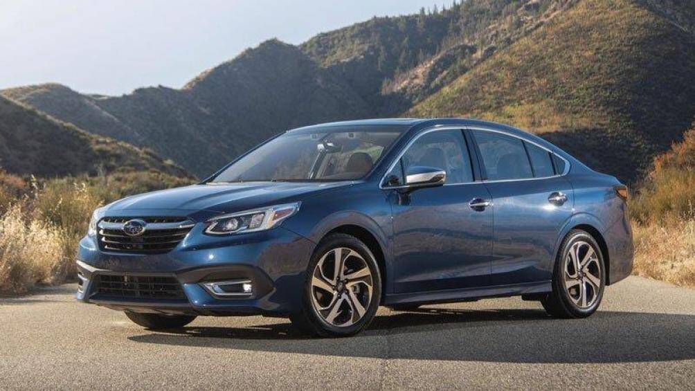 Sedan hạng trung: Subaru Legacy 2020 (giá khởi điểm: 22.745 USD)