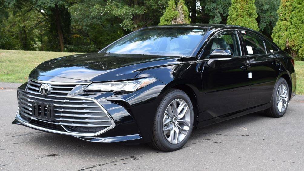Sedan cỡ lớn: Toyota Avalon 2020 (giá khởi điểm: 35.875 USD)