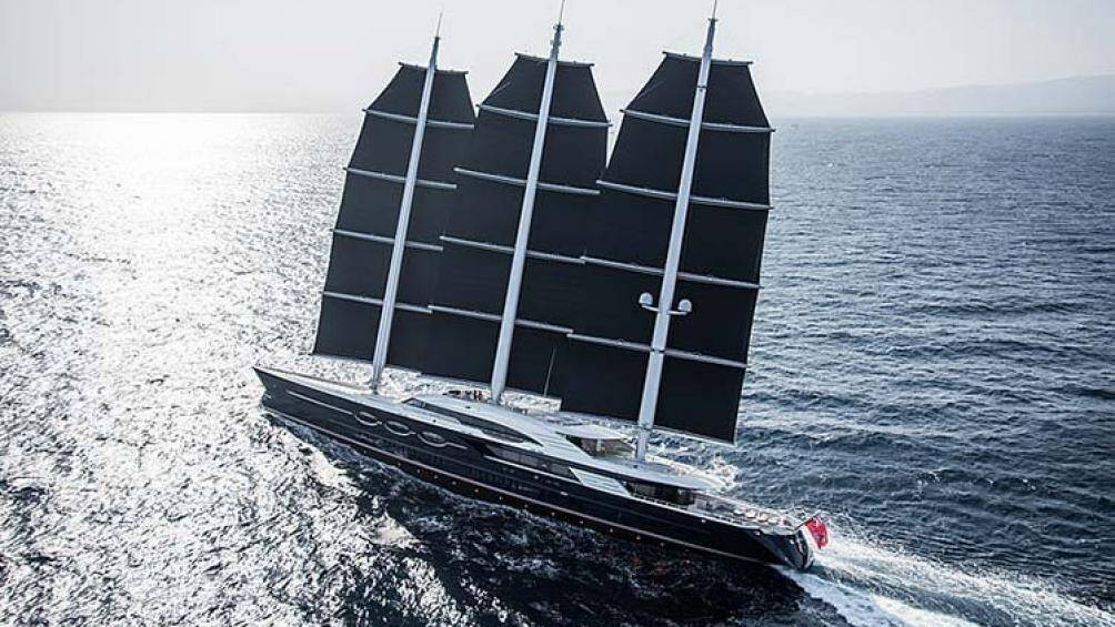 Trong những lần thử nghiệm trên biển, Black Pearl đã có chạm tới tốc độ 30 hải lý (55,6 km/h) chỉ bằng những cánh buồm