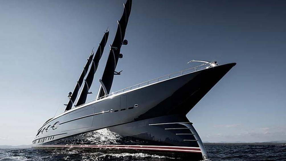 Nó cũng nằm trong số những siêu du thuyền to lớn nhất thế giới