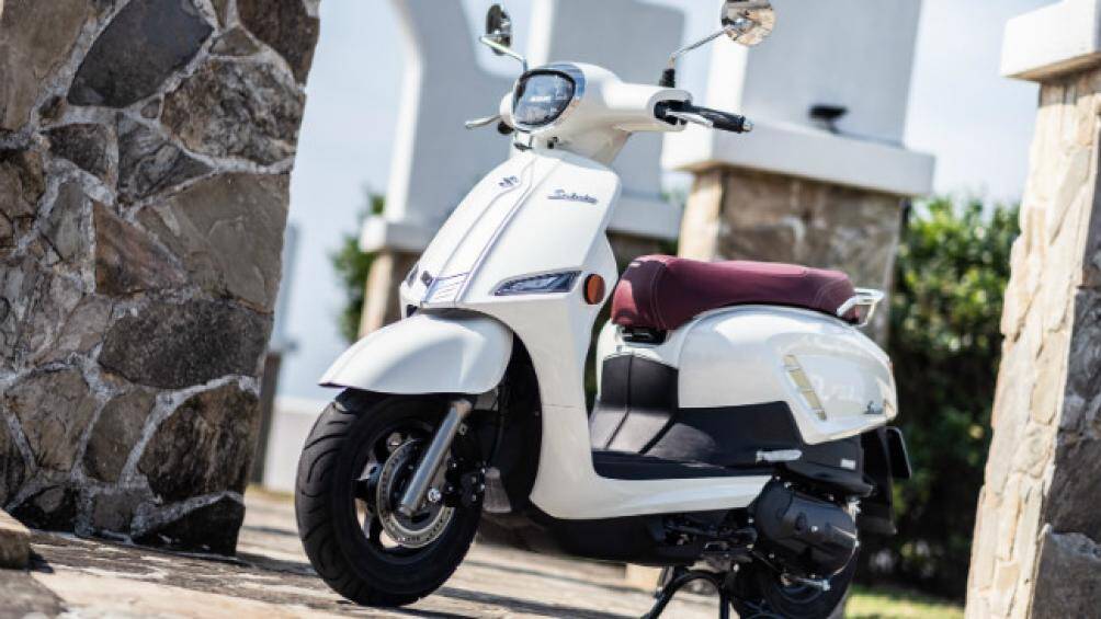 Trọng lượng xe nhẹ 114 kg rất dễ kiểm soát