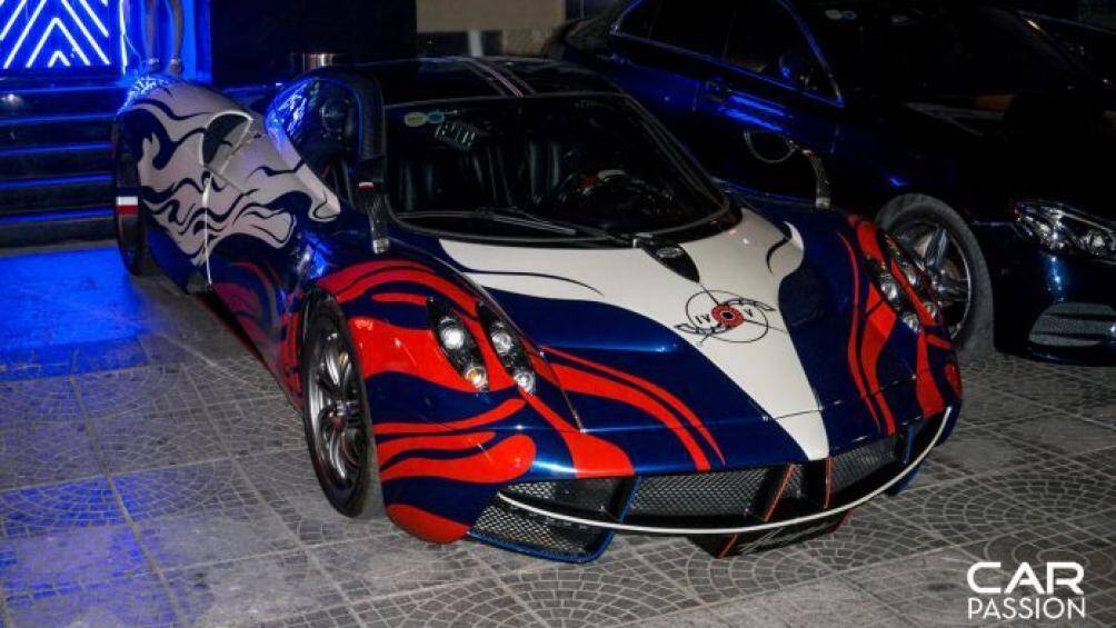 Trong lần tái xuất đường phố Sài Gòn mới đây nhất, “Thần Gió” đã khiến không ít người bất ngờ với vẻ ngoài vô cùng nổi bật và quyến rũ nhờ bộ áo đầy ấn tượng