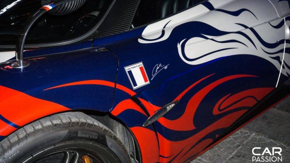 Những màu này đồng thời cũng là tông màu chủ đạo trên logo của công ty mà doanh nhân Phạm Trần Nhật Minh hiện đang quản lý