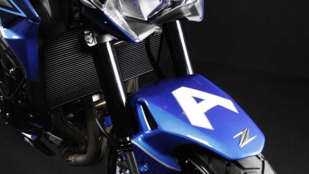 Với đợt nâng cấp mới nhất vào cuối năm 2019, chiếc xe còn được bổ sung thêm bảng đồng hồ màn hình màu hiện đại và kiểu dáng sắc sảo, mạnh mẽ