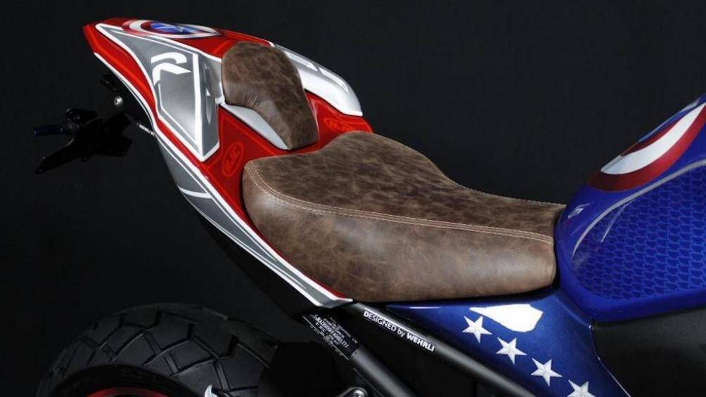 Trong khi đó, bộ yên của Z900 đã được 2-Rad Wehrli đổi vải bọc bình thường sang da cao cấp siêu bền màu nâu