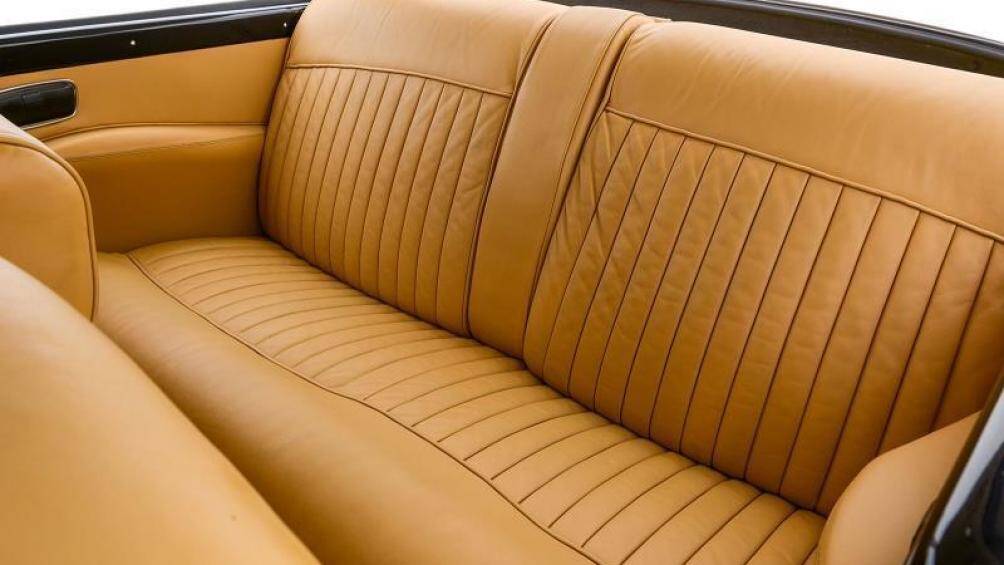 Trong số các sáng tạo của Chapron, có coupe Dandy, chiếc coupe bốn chỗ ngồi, limousine Majesty và chiếc Cabriolet Decapotable