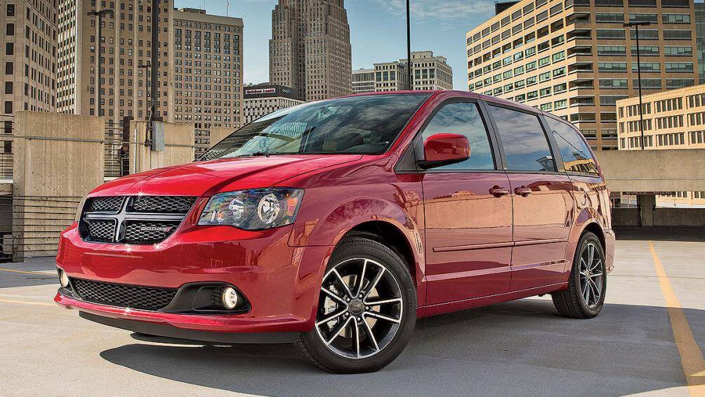 3. Dodge Grand Caravan (doanh số: 150.754 chiếc)