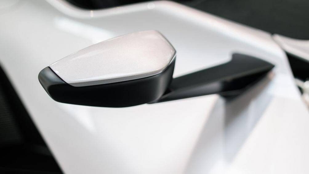 Đây là một mẫu xe thương mại có thể sử dụng trên đường phố với đủ chuẩn EU6D và các quy chuẩn tiếng ồn ngặt nghèo của các nước châu Âu