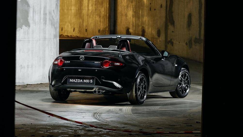 Phiên bản Eunos được sản xuất nhằm tôn vinh dòng Mazda Eunos S Limited ra mắt năm 1992