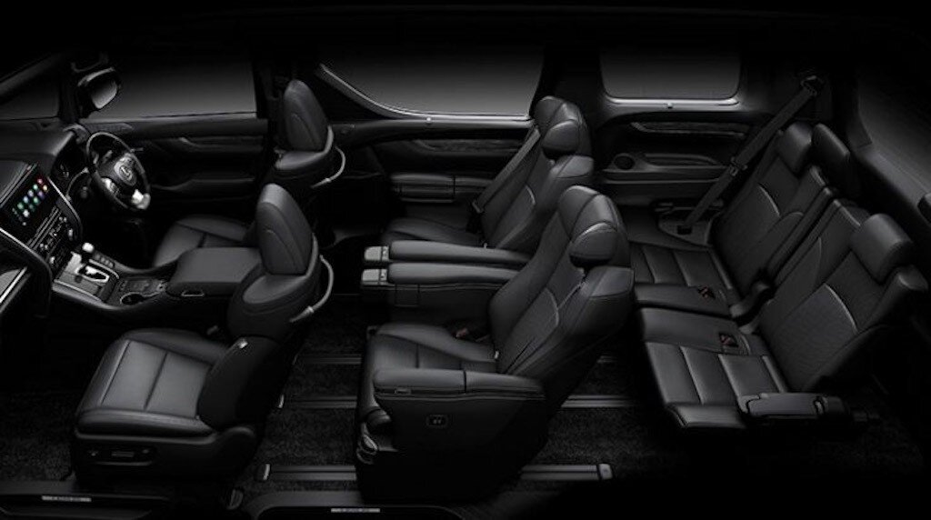 Tuy nhiên nếu chọn phiên bản 7 chỗ, khách hàng sẽ gần như mất đi hoàn toàn các trang bị nêu trên