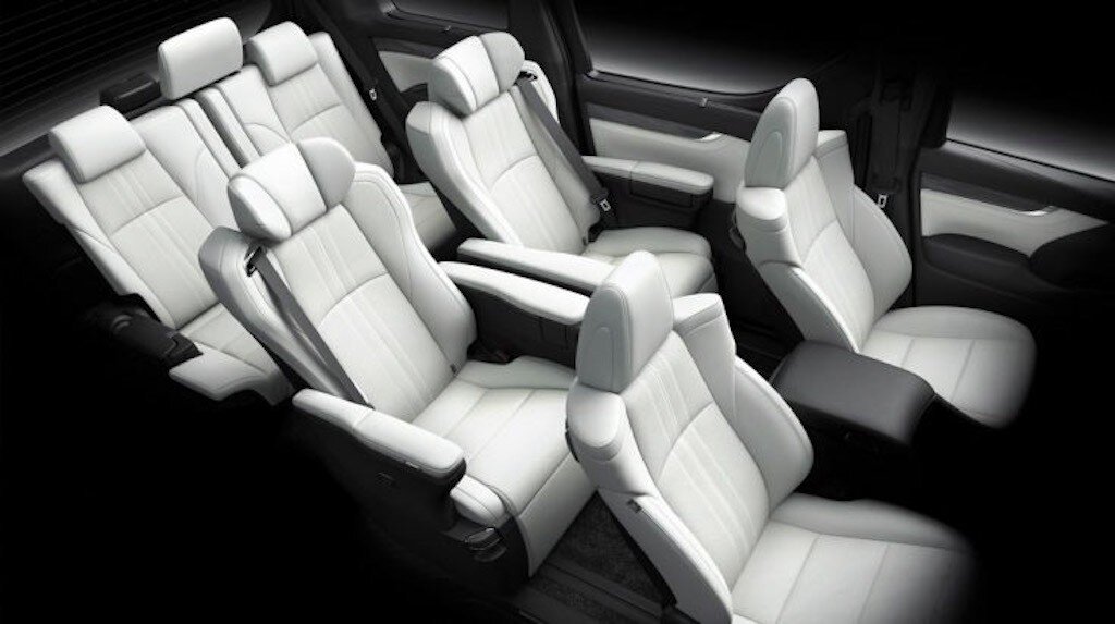 Phiên bản rẻ nhất của LM tại Thái đắt hơn so với cả bản cao nhất của chiếc Toyota Alphard (5,429 triệu Baht - 3,98 tỷ đồng)