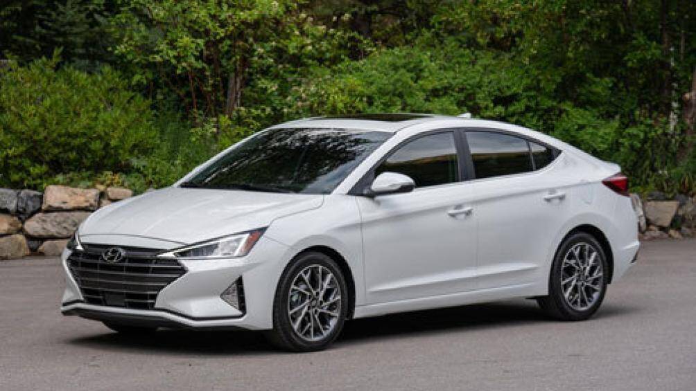 3. Hyundai Elantra 2020 (giá khởi điểm: 18.150 USD)