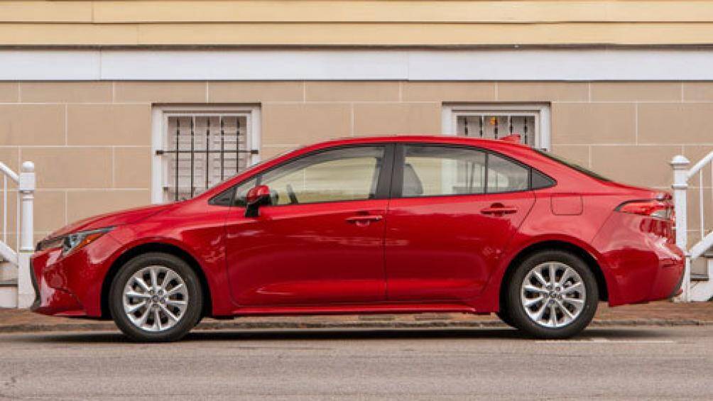 7. Toyota Corolla 2020 (giá khởi điểm: 19.600 USD)