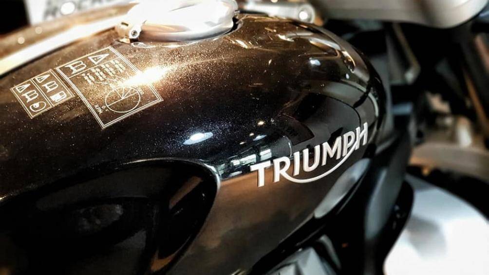 Triumph trang bị cho Rocket 3 2020 bình xăng dung tích 18 lít