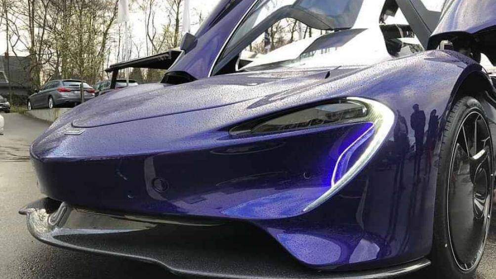 Trên Speedtail, McLaren đã trang bị bộ pin được phát triển đặc biệt với tỉ số công suất / trọng lượng là 5,2 kW/kg