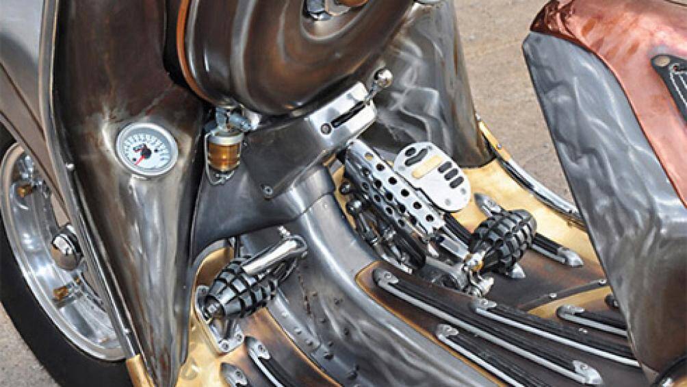 Tác phẩm độ đặc biệt này được đầu tư tỉ mỉ tới từng tiểu tiết, với tham vọng tạo ra một chiếc scooter nhiều hơn cả một tác phẩm điêu khắc trên xe 2 bánh