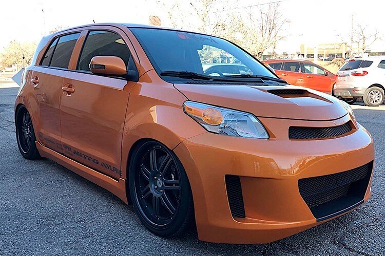 Toyota Scion là cái tên được sử dụng cho một dòng xe của hãng Toyota và được bán trong giai đoạn 2003 – 2016