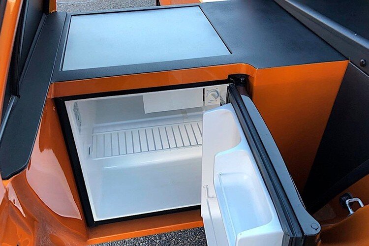 Tại một triển lãm xe độ SEMA cách đây vài năm, đội ngũ từ MV Designz ở Santa Ana, California đã cho ra đời chiếc Toyota Scion xD độ “tối thượng” này