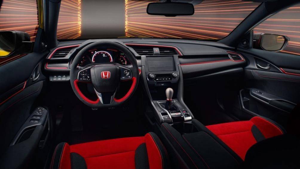 Mẫu xe Honda Civic Type R Limited Edition màu Sunlight Yellow sẽ có giá 39,995 bảng (khoảng 1,1 tỷ đồng)