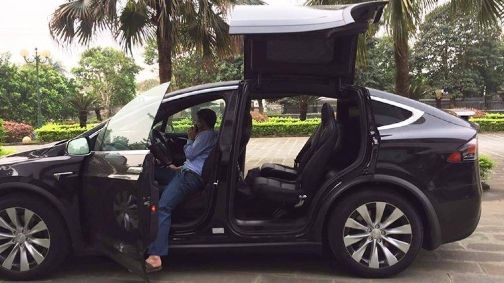 Dù là mẫu xe sử dụng động cơ hoàn toàn bằng điện nhưng Tesla Model X P100D chỉ mất khoảng thời gian 3 giây để có thể tăng tốc lên 100 km/h từ vị trí xuất phát