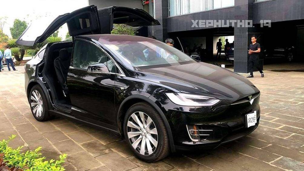 Theo giới thạo tin, mức giá khi ra biển trắng tại Việt Nam của Tesla Model X vào năm ngoái - 2019 sẽ khoảng hơn 8 tỷ đồng