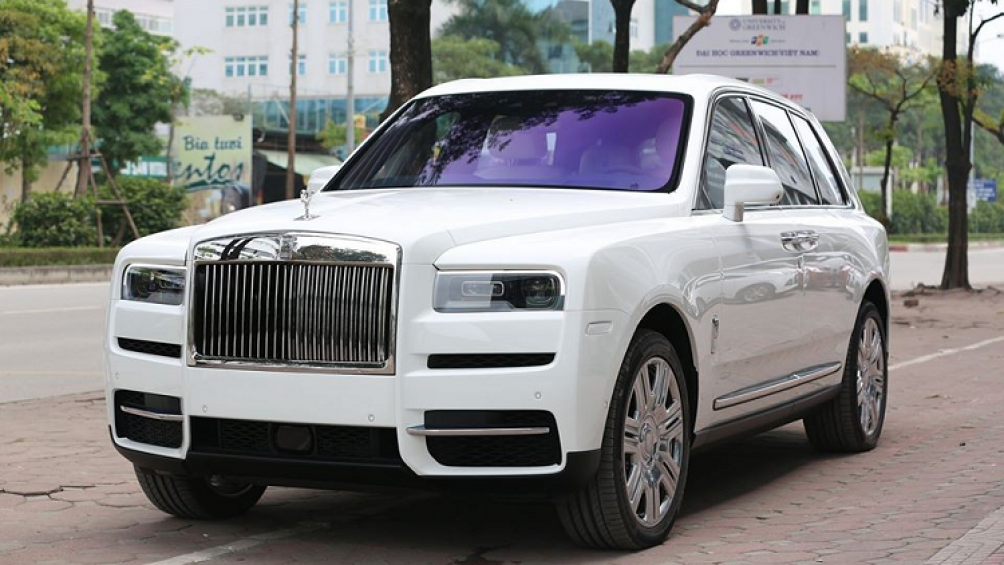 Sự có mặt đầy bất ngờ của chiếc Rolls-Royce Cullinan tại Hà Nội đã khiến giới đam mê xe không biết đây là chiếc Rolls-Royce Cullinan thứ mấy tại Việt Nam