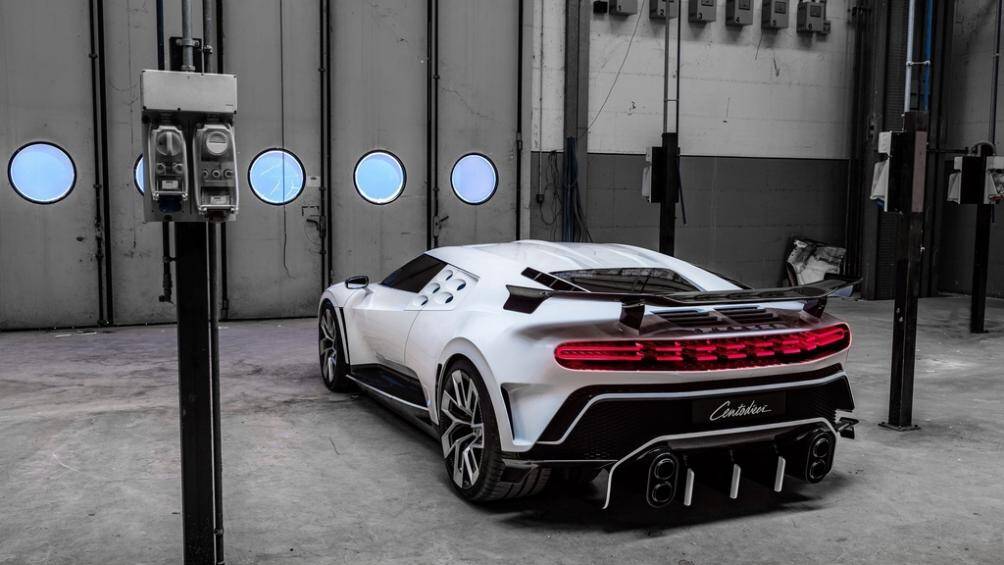 Xe có khả năng sản sinh công suất lên đến 1.600 mã lực, có khả năng tăng tốc từ 0 lên 100 km/h chỉ trong 2,4 giây trước khi đạt vận tốc tối đa 378 km/h