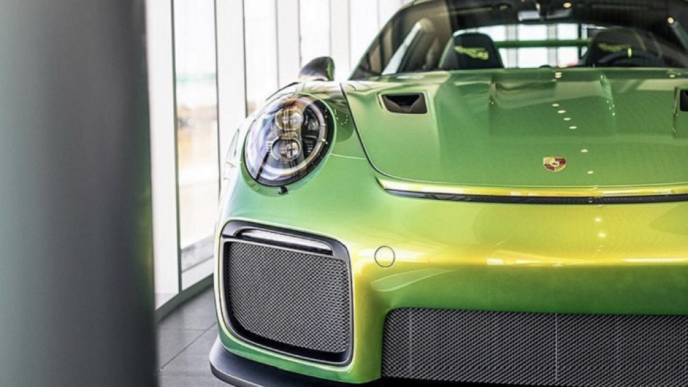 Porsche’s Exclusiv Manufaktur mới đây đã giới thiệu tới công chúng những màu sơn Chromaflair độc quyền dành cho những chiếc Porsche thuộc dòng 991.2