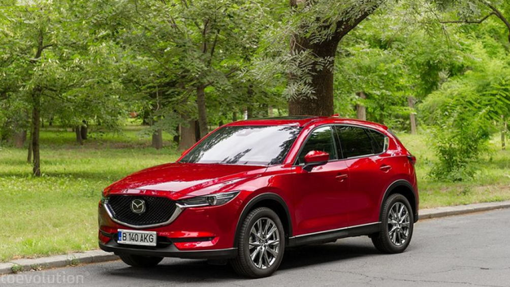 Tại Anh, Mazda CX-5 2020 có giá từ 33.000 USD (780 triệu đồng) cho phiên bản tiêu chuẩn và 47.800 USD (1,12 tỷ đồng) cho bản GT Sport cao nhất