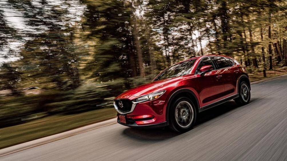 Điều đáng tiếc là Mazda CX-5 2020 tại Anh không được trang bị động cơ tăng áp SkyActiv-G 4 xy-lanh, dung tích 2.5L như các thị trường khác