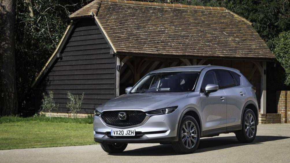 Phiên bản 2020 được bổ sung thêm màu Polymetal Grey Metallic bên cạnh các màu Soul Red Crystal Metallic, Snowflake White Pearl Mica và Machine Grey