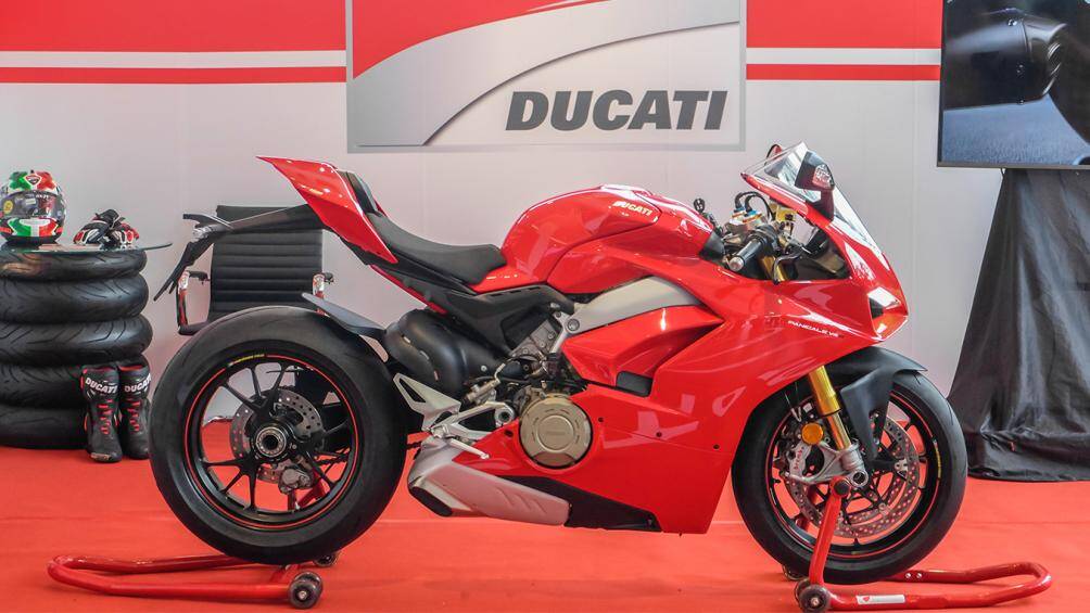 1. Ducati Panigale V4S
