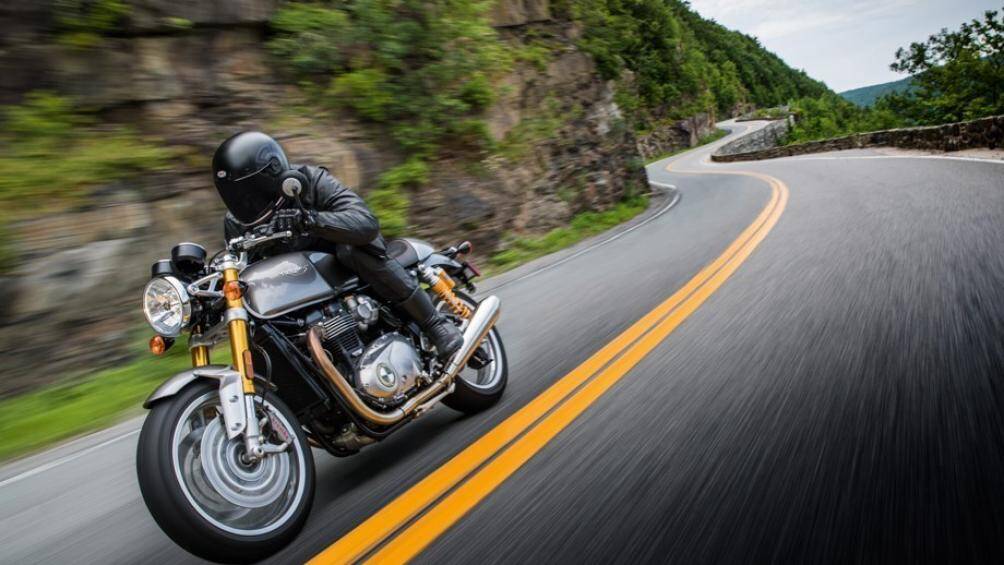 5. Triumph Thruxton 1200R