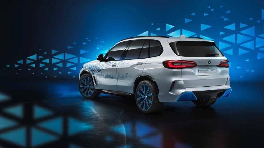 BMW X5 từng được mang đến Triển lãm Frankfurt 2019, i Next Hydrogen Concept là mẫu SUV ý tưởng đầu tiên của BMW sử dụng năng lượng hơi nước