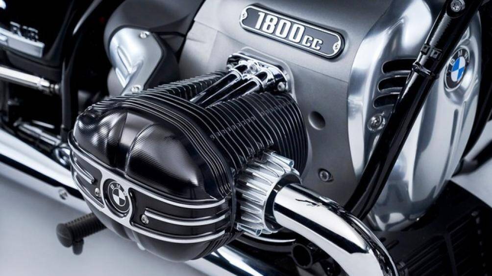 Cung cấp sức mạnh cho xe là động cơ 1.8L 2 xi-lanh được mệnh danh "Big Boxer", đây là động cơ Boxer 2 xi-lanh lớn nhất từng được BMW sản xuất