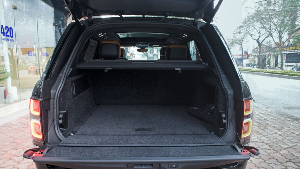 Trang bị an toàn của xe bao gồm: Hỗ trợ đổ đèo HDC, Phanh khoảng cách, Cảnh báo điểm mù, Hỗ trợ giữ làn, Cảnh báo chệch làn, nâng hạ gầm, camera 360 độ,...