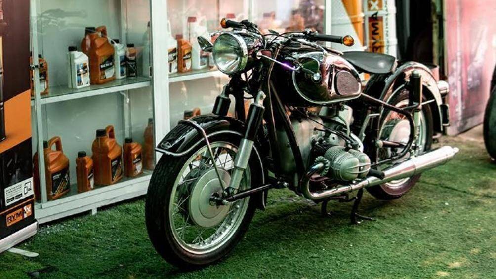 Mặc dù là mẫu xe cổ điển hơn 50 năm tuổi, tuy nhiên theo chủ nhân chiếc xe cho hay chiếc xe luôn ổn định và mạnh mẽ trên mọi cung đường