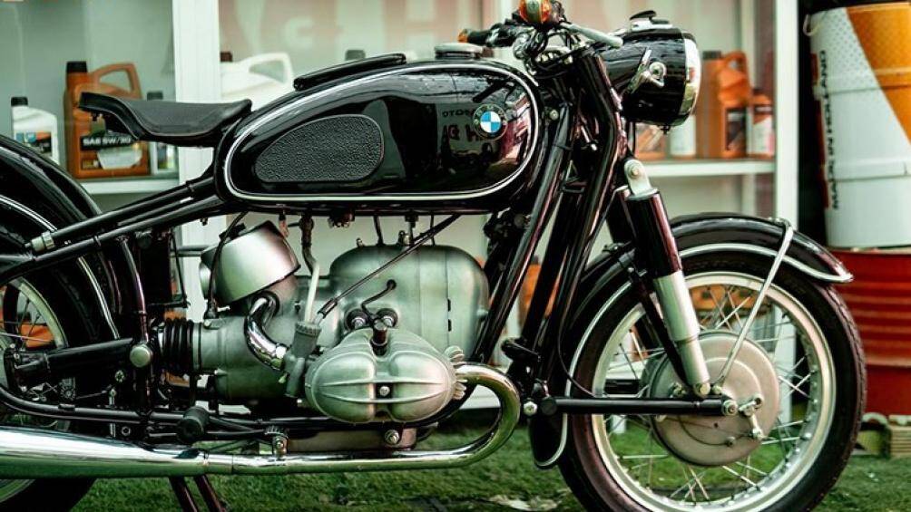 BMW R69s được trang bị động cơ 4 thì, kiểu boxer (pít-tông đặt nằm ngang) dung tích 594 cc. Xe cho công suất 42 mã lực tại vòng tua máy 7000 vòng/phút