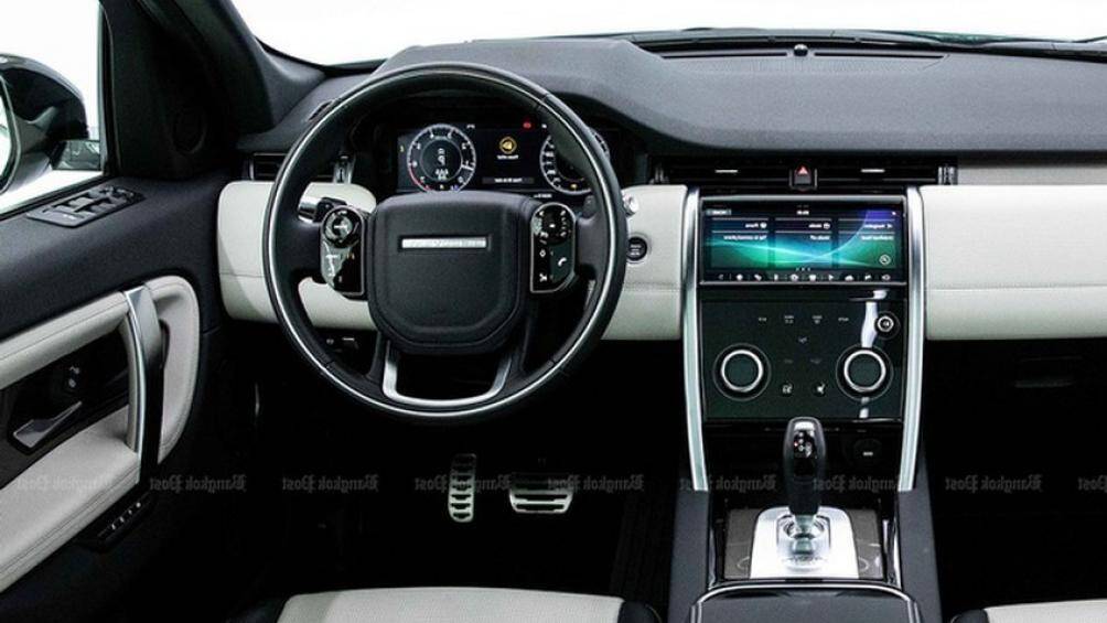 Các nút bấm cơ được lược bỏ thay vào đó là dùng màn hình điều chỉnh cảm ứng