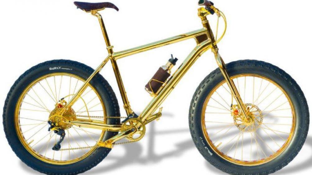 Toàn thân xe được mạ lớp vàng ròng 24K bằng tay cẩn thận