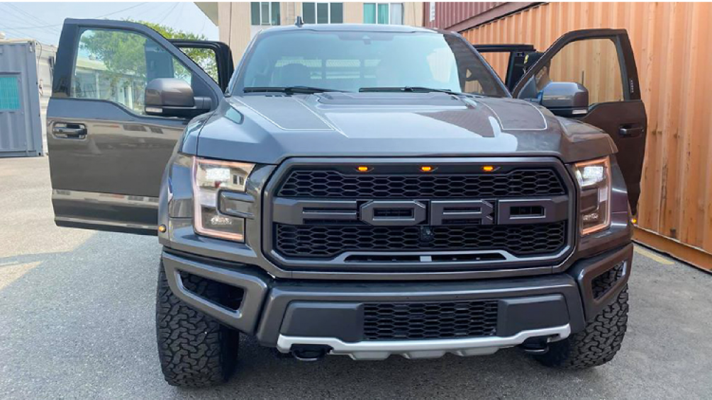 Một người chơi xe tại Việt Nam muốn đã đặt mua bản Ford F-150 Raptor SuperCab từ Mỹ và đưa về nước