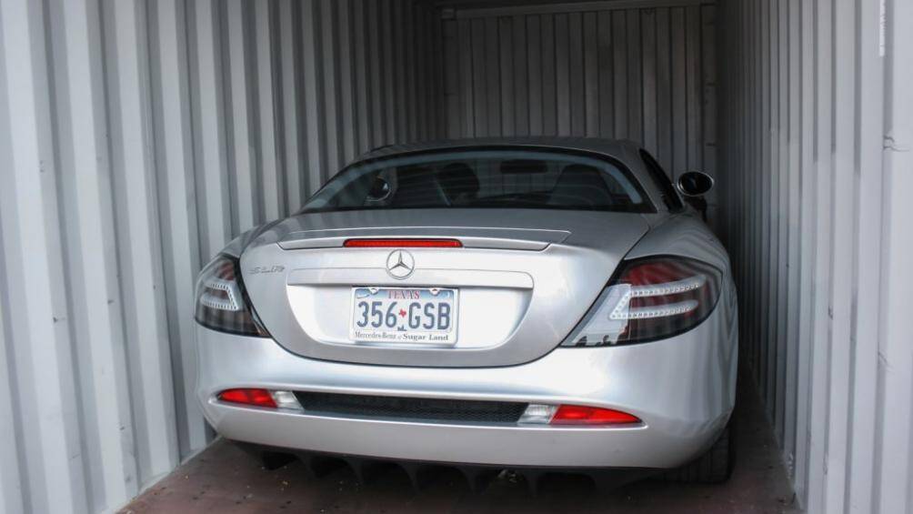 Xe mang trên mình biển kiểm soát của Mỹ, chứng tỏ chiếc xe này được nhập khẩu từ thị trường Hoa Kì